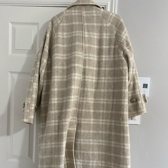 Beige coat - Picture 4 of 5